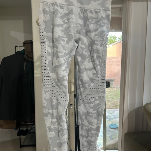 Violate the Dresscode camo leggings gray - Picture 3 of 5